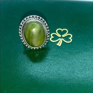 ☘️ vintage Ireland 925 green sting ring ☘️